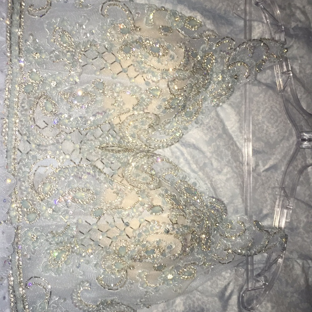 PROM DRESS - Picture 3 of 5